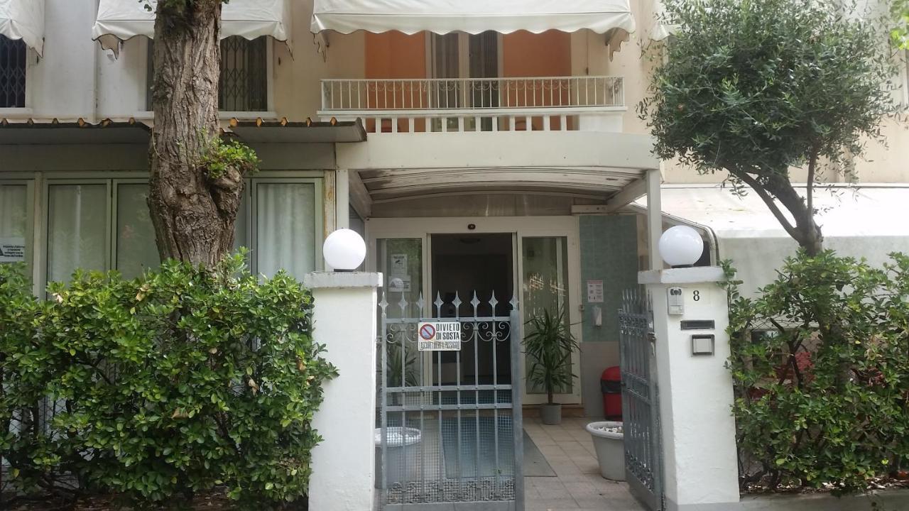 Hotel Manolita Rimini Exterior photo