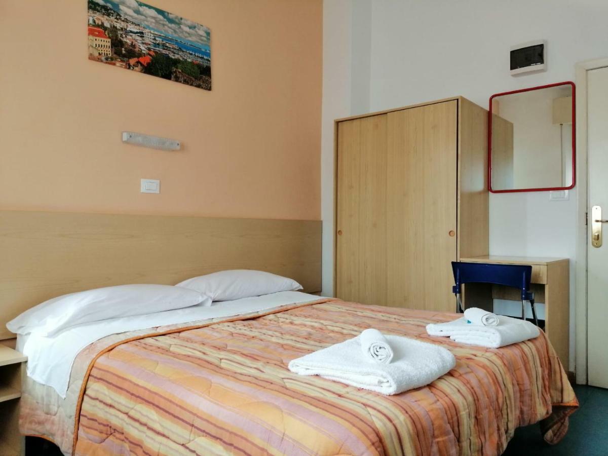 Hotel Manolita Rimini Exterior photo